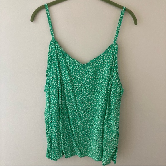 Old Navy Printed Ruffled V-Neck Cami Top - Picture 2 of 10